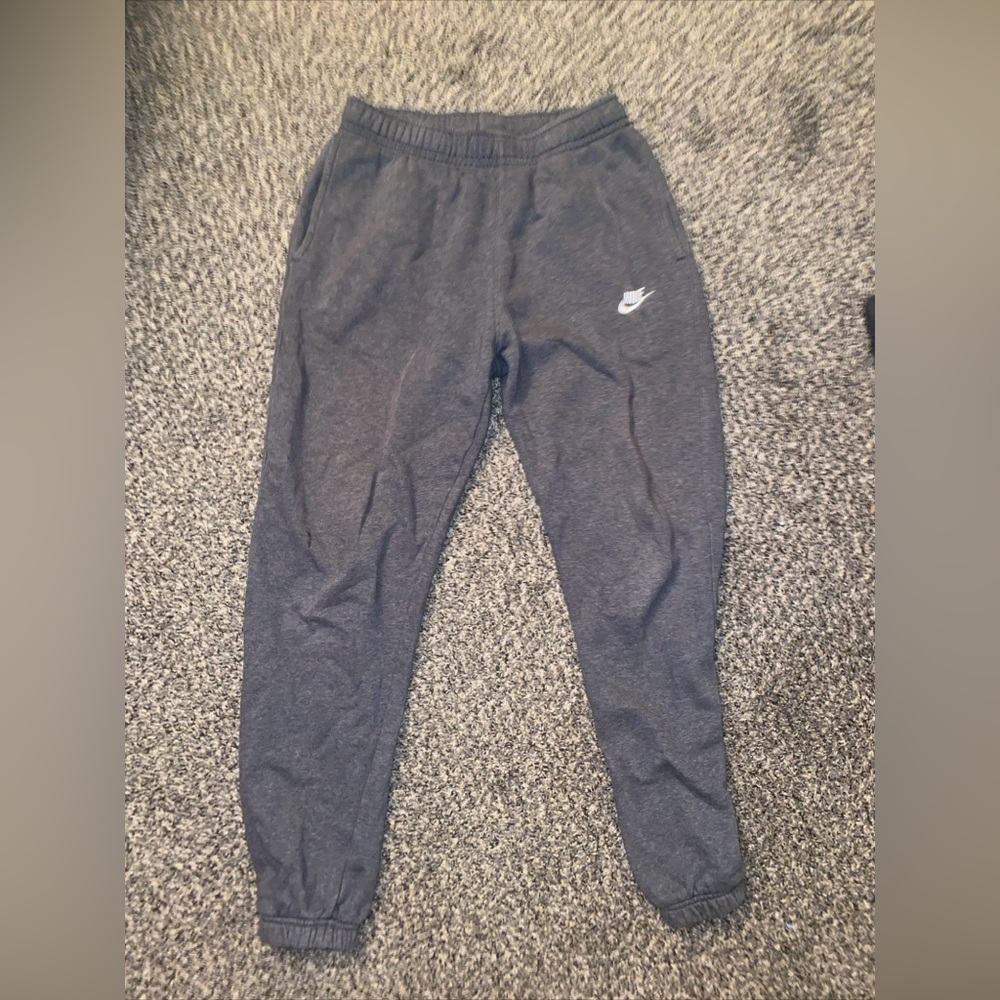 Nike Sportswear Club Fleece Tapered Cuffed Sweatpants Joggers Dark Grey Men’s M